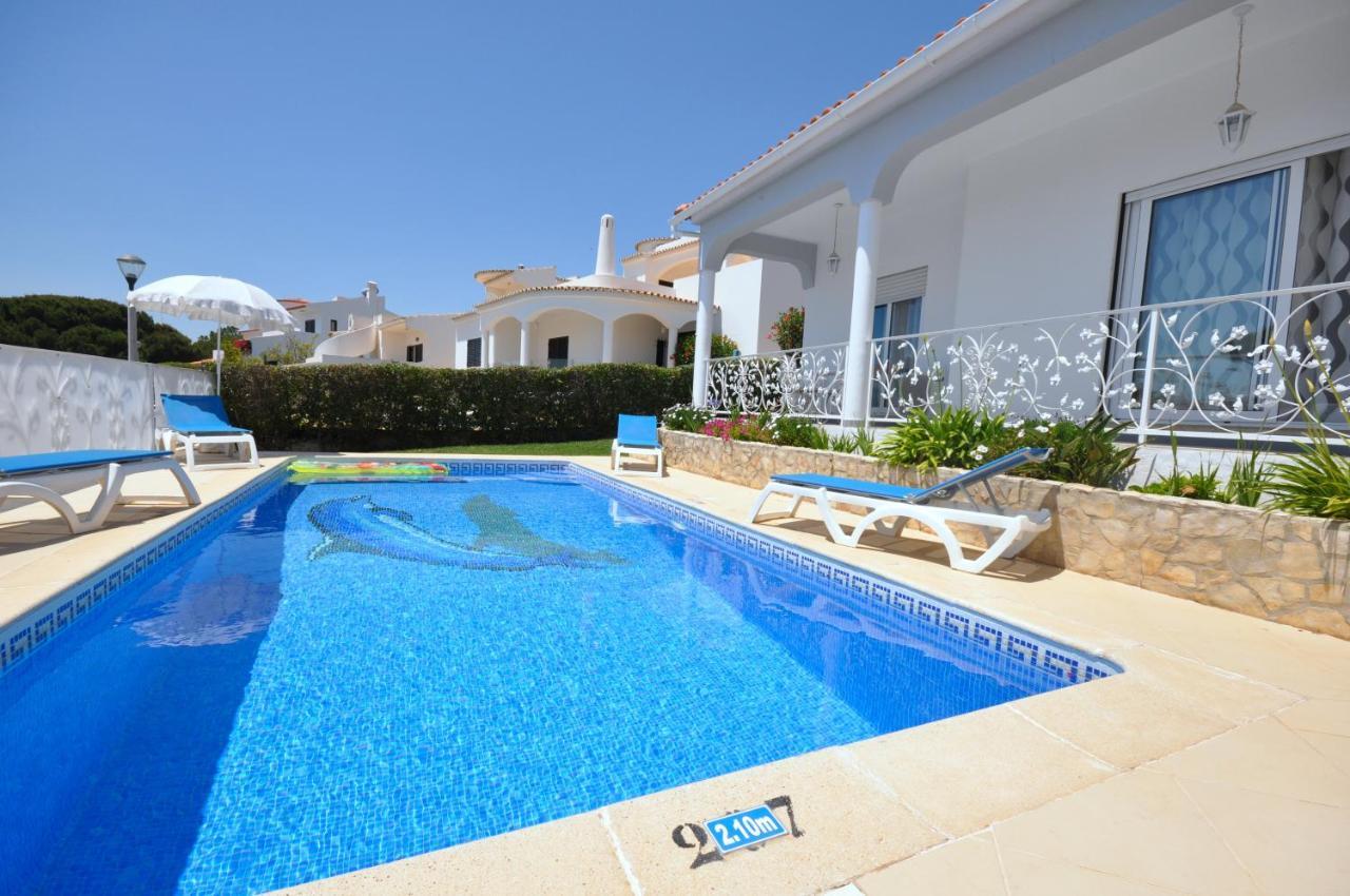 Well-Appointed Villa Is Situated In The Popular Resort Of Vilamoura Quarteira Eksteriør billede