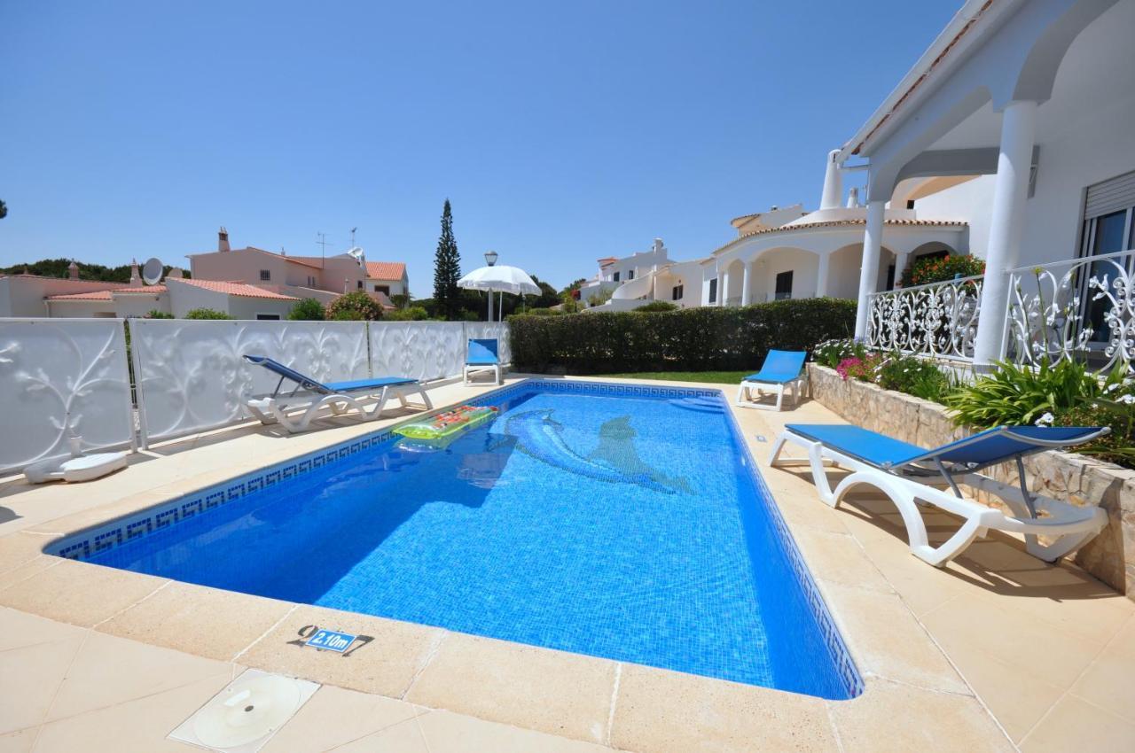 Well-Appointed Villa Is Situated In The Popular Resort Of Vilamoura Quarteira Eksteriør billede