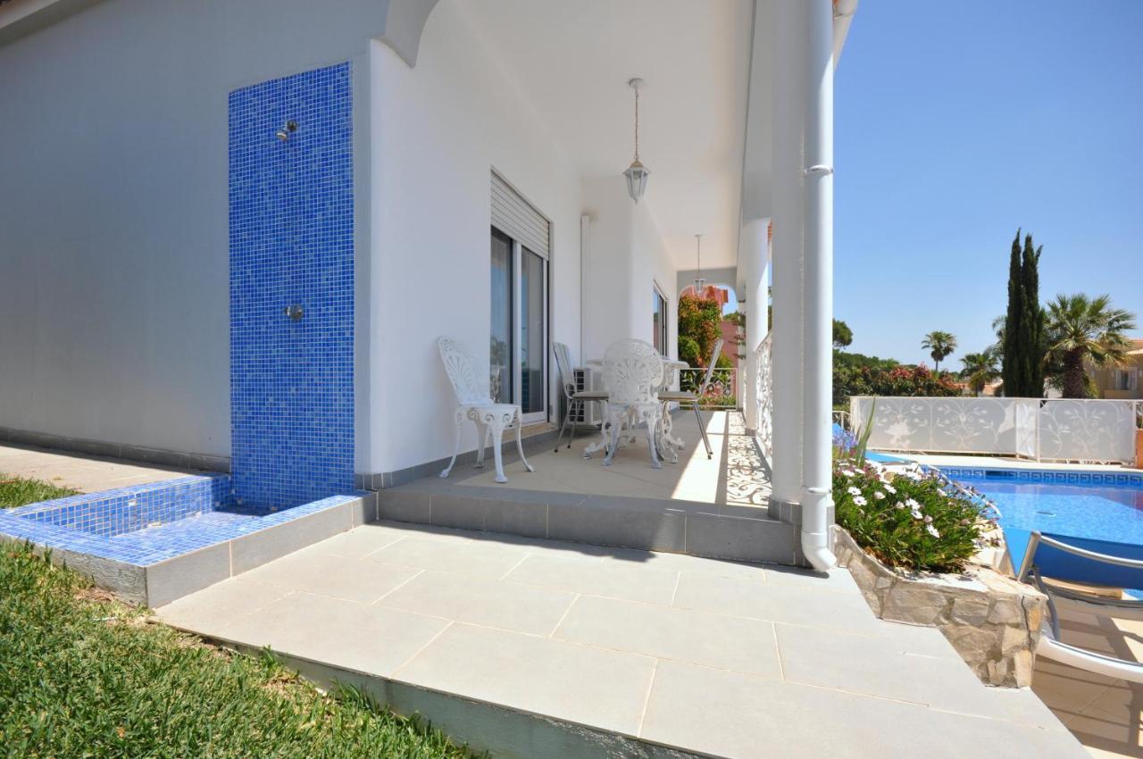 Well-Appointed Villa Is Situated In The Popular Resort Of Vilamoura Quarteira Eksteriør billede